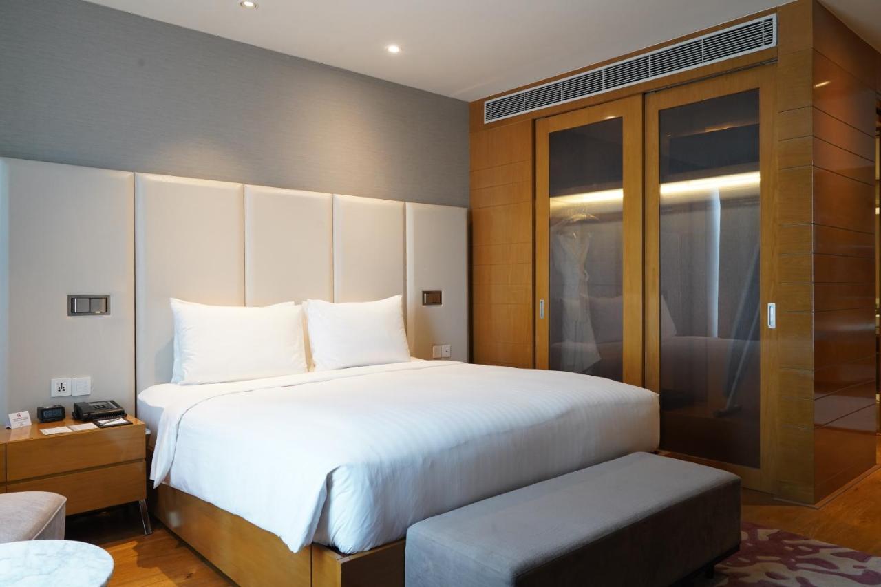 Marriott Executive Apartments Hyderabad Exterior foto