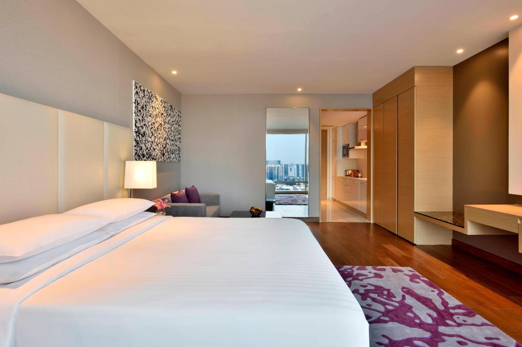 Marriott Executive Apartments Hyderabad Exterior foto