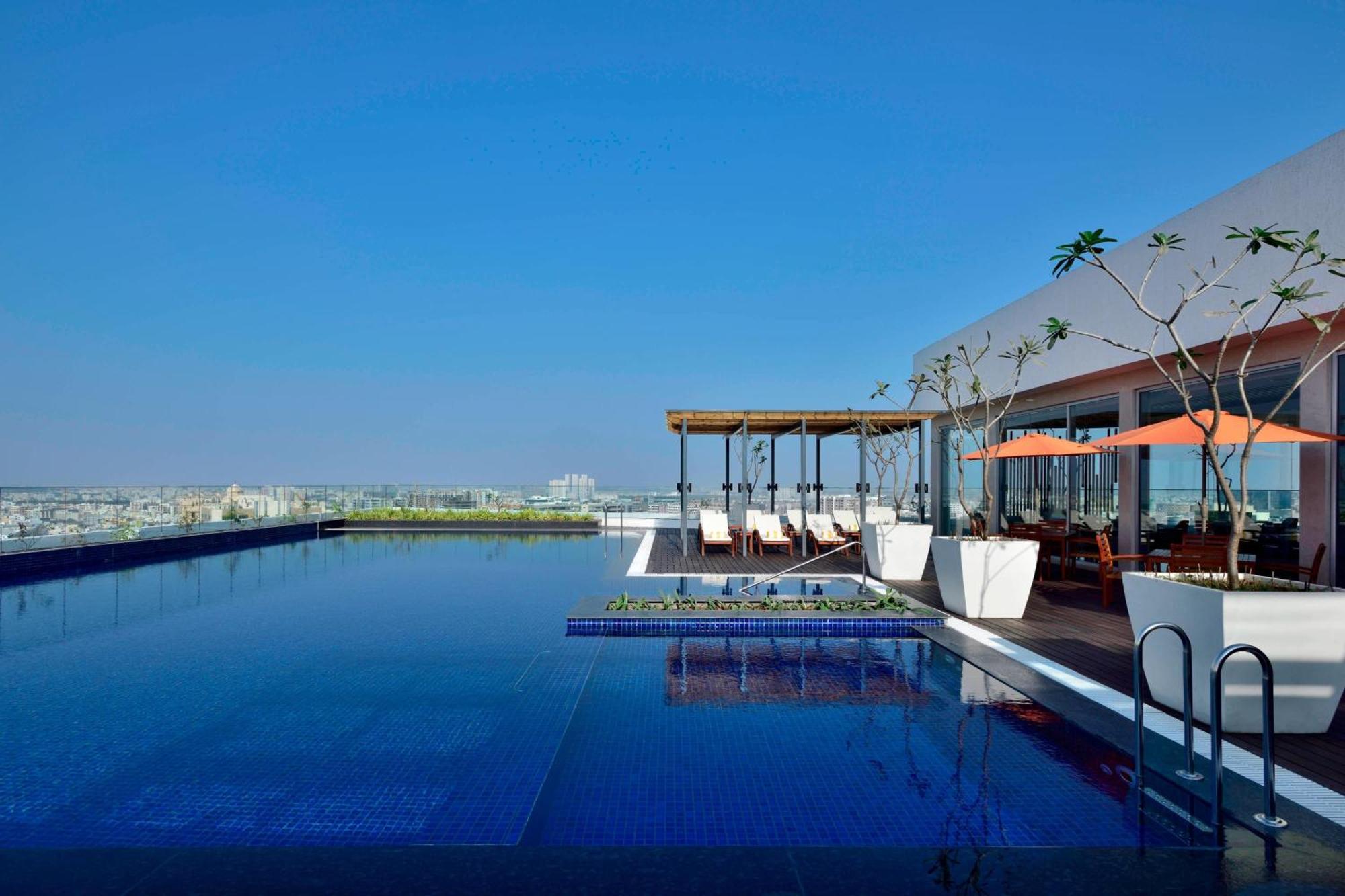 Marriott Executive Apartments Hyderabad Exterior foto